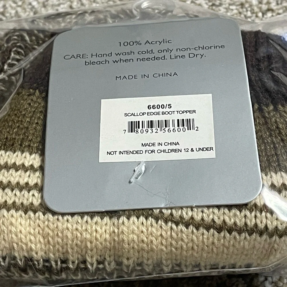 NWT - Howard’s “Always something special” Boot Toppers (Scallop Color, One Size)